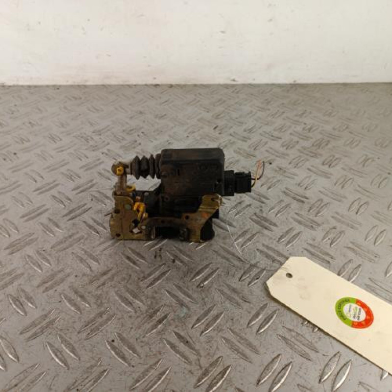 Serrure avant gauche RENAULT CLIO 1