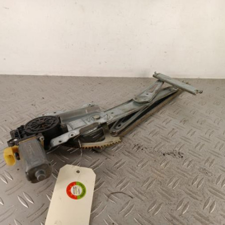 Leve vitre electrique avant gauche TOYOTA YARIS 1