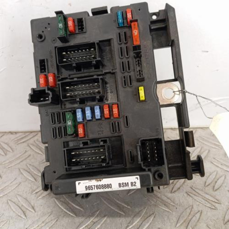 Boitier servitude moteur (BSM) PEUGEOT 206+ Boitier servitude moteur (BSM) PEUGEOT 206+