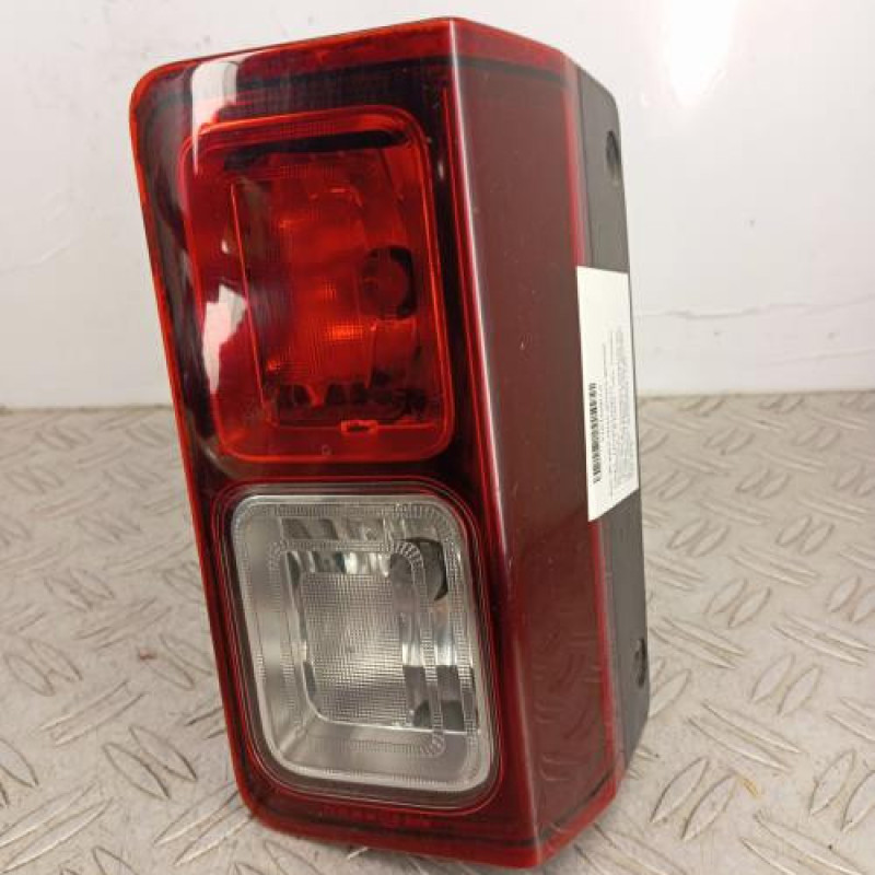 Feu de pare choc arriere gauche OPEL VIVARO 2