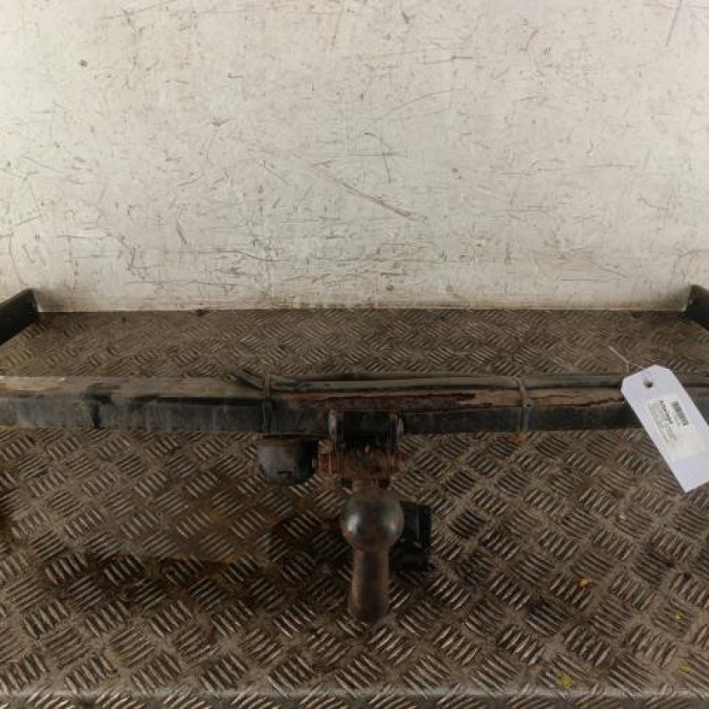 Attelage (boule de remorquage) VOLKSWAGEN GOLF 6