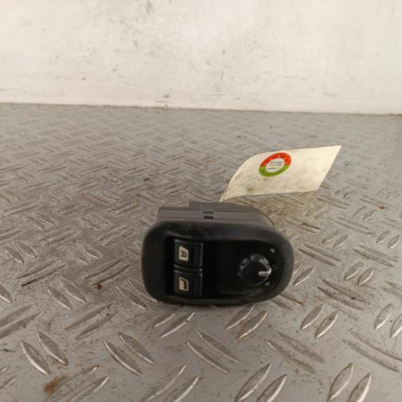 Interrupteur de leve vitre avant gauche PEUGEOT 306