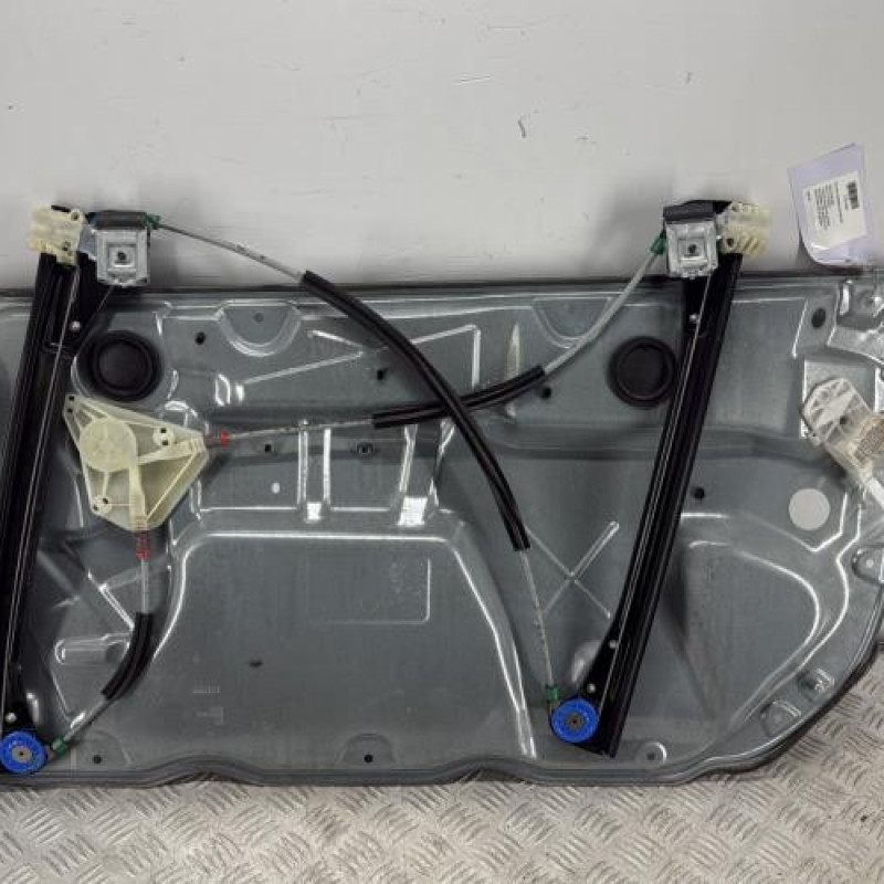 Leve vitre electrique avant gauche VOLKSWAGEN POLO 4