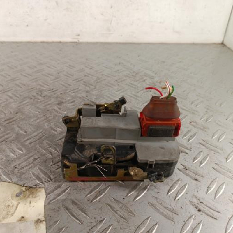 Serrure avant gauche PEUGEOT 206