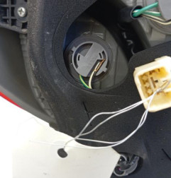 Feu arriere principal droit (feux) TOYOTA YARIS 3 Photo n°4