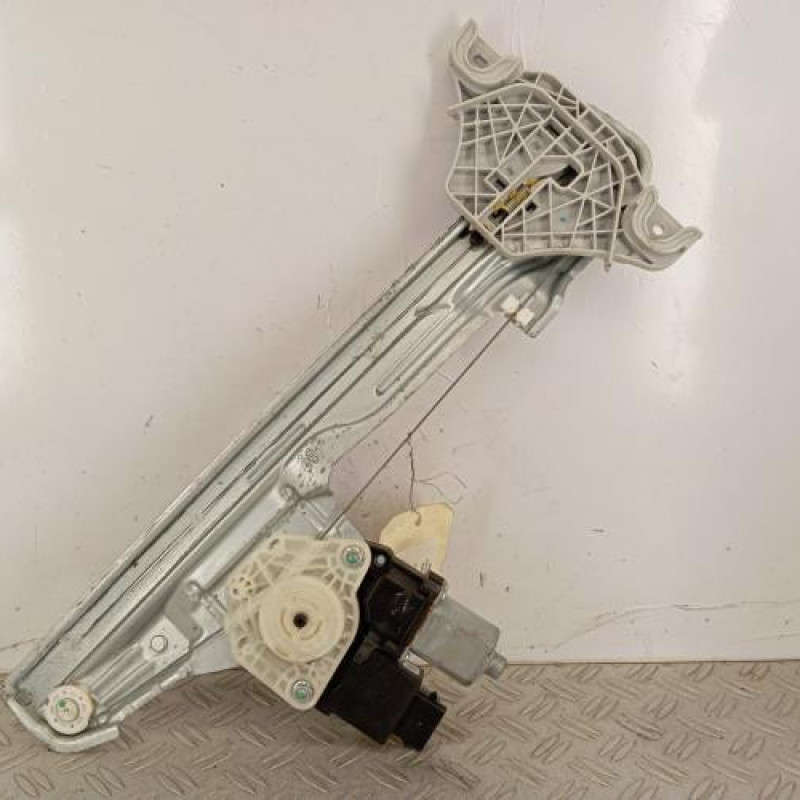 Leve vitre electrique avant gauche HYUNDAI KONA 1