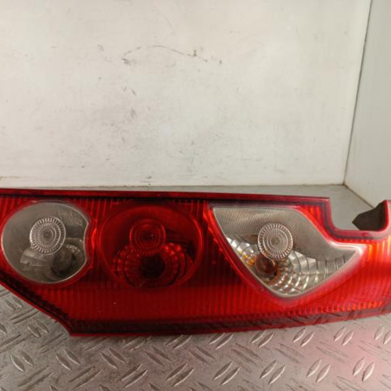 Feu arriere principal droit (feux) RENAULT KANGOO 2 Feu arriere principal droit (feux) RENAULT KANGOO 2