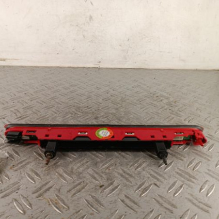 Feu arriere stop central PEUGEOT 3008 1