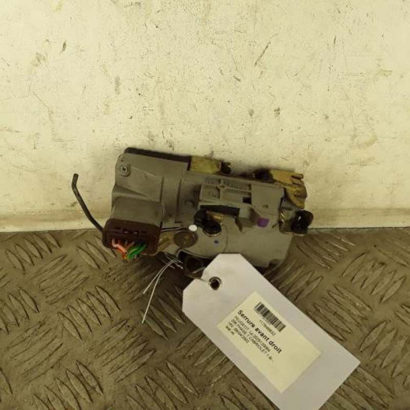 Serrure avant droit PEUGEOT 206 Serrure avant droit PEUGEOT 206