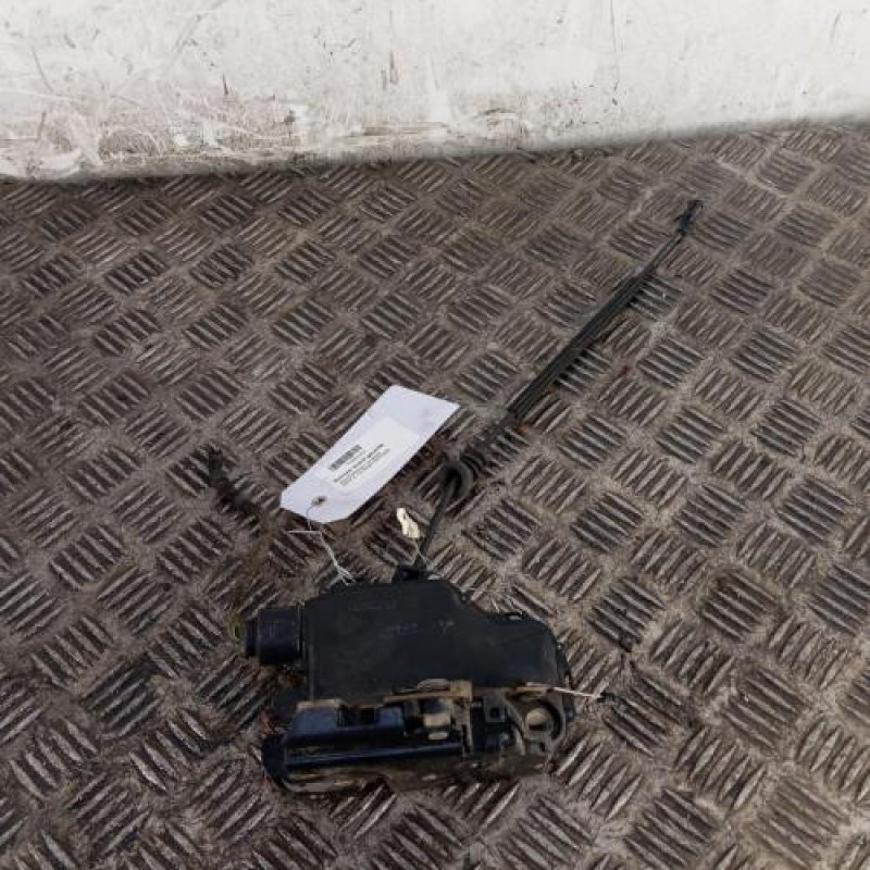 Serrure avant gauche VOLKSWAGEN GOLF 4