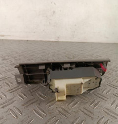 Interrupteur de leve vitre avant gauche TOYOTA YARIS 2