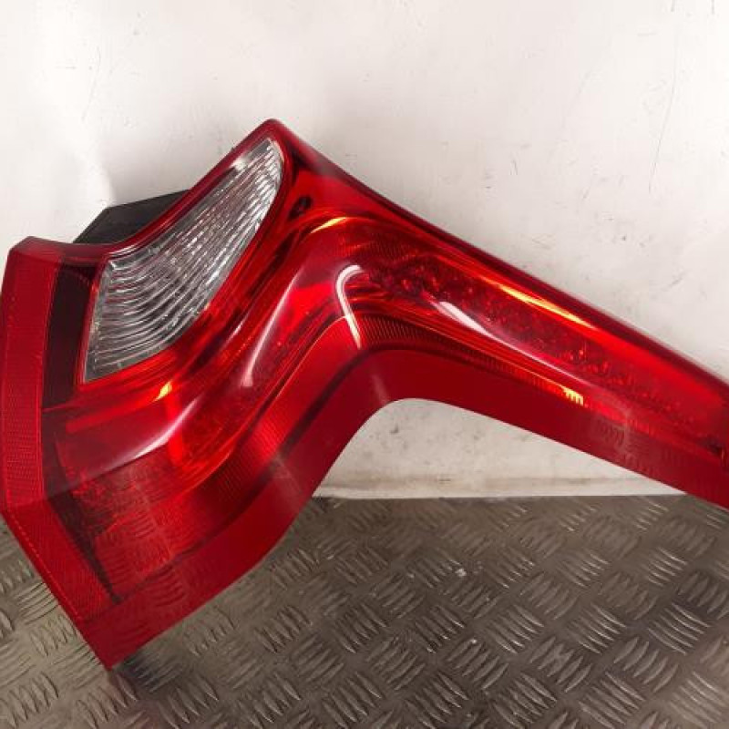 Feu arriere principal droit (feux) VOLVO V 60 2