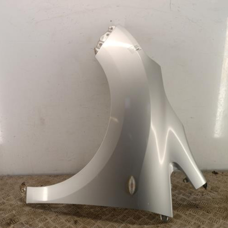 Aile avant gauche TOYOTA VERSO Aile avant gauche TOYOTA VERSO