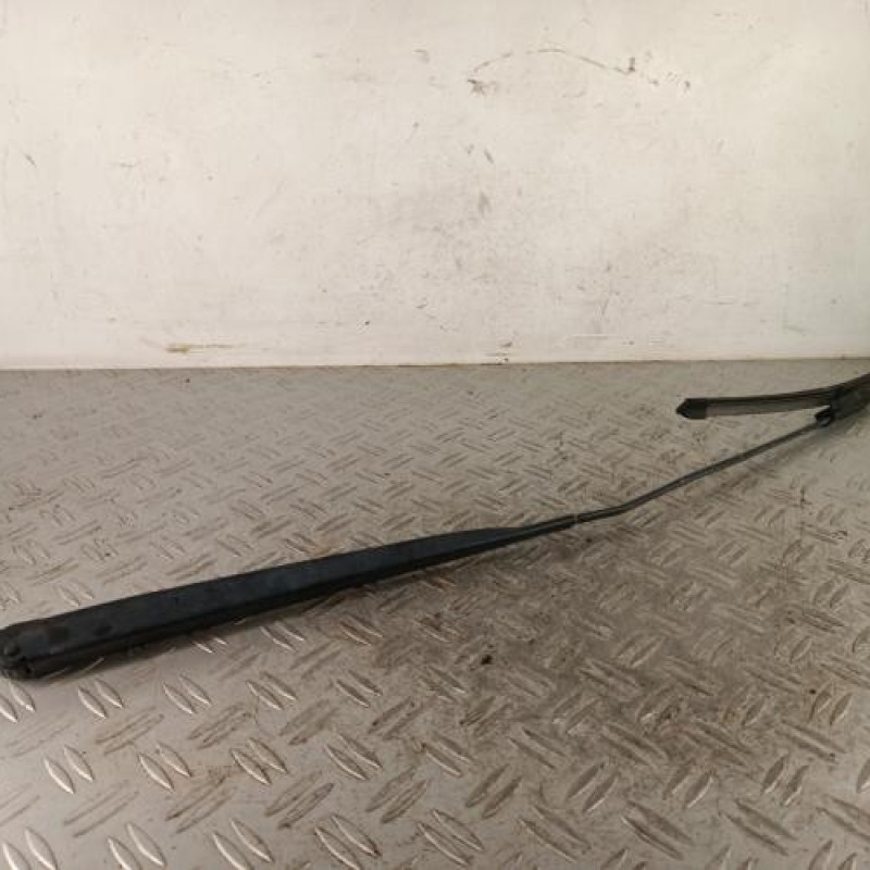 Bras essuie glace avant droit RENAULT CLIO 3