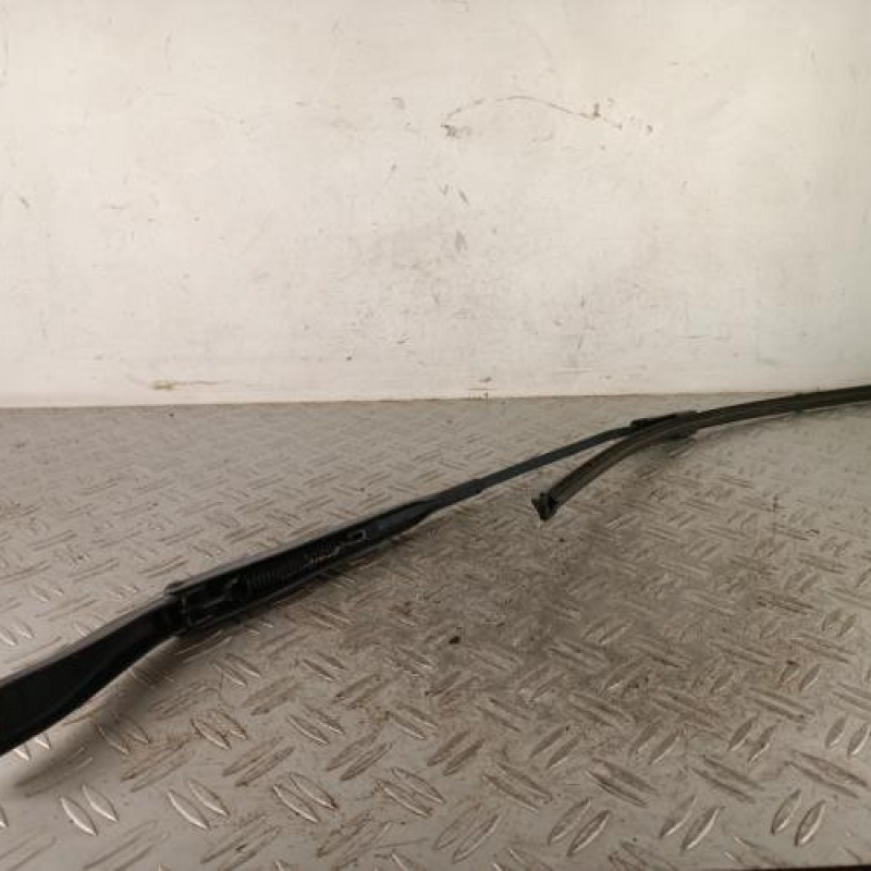 Bras essuie glace avant gauche RENAULT CLIO 3