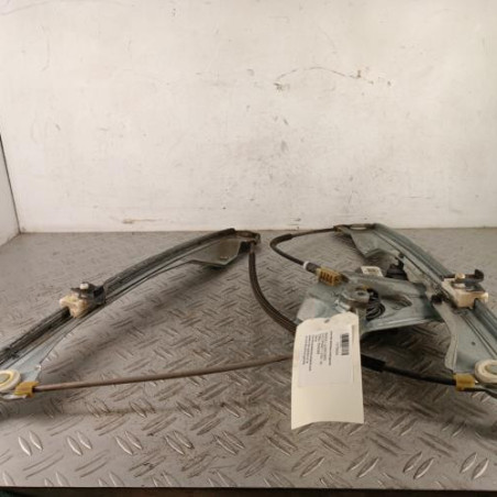 Leve vitre electrique avant gauche RENAULT CLIO 3 Photo n°1