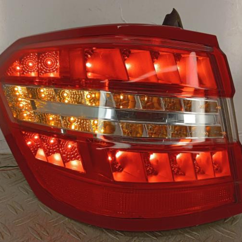 Feu arriere principal gauche (feux) MERCEDES CLASSE E 212