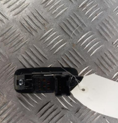 Interrupteur de leve vitre avant droit NISSAN QASHQAI 1