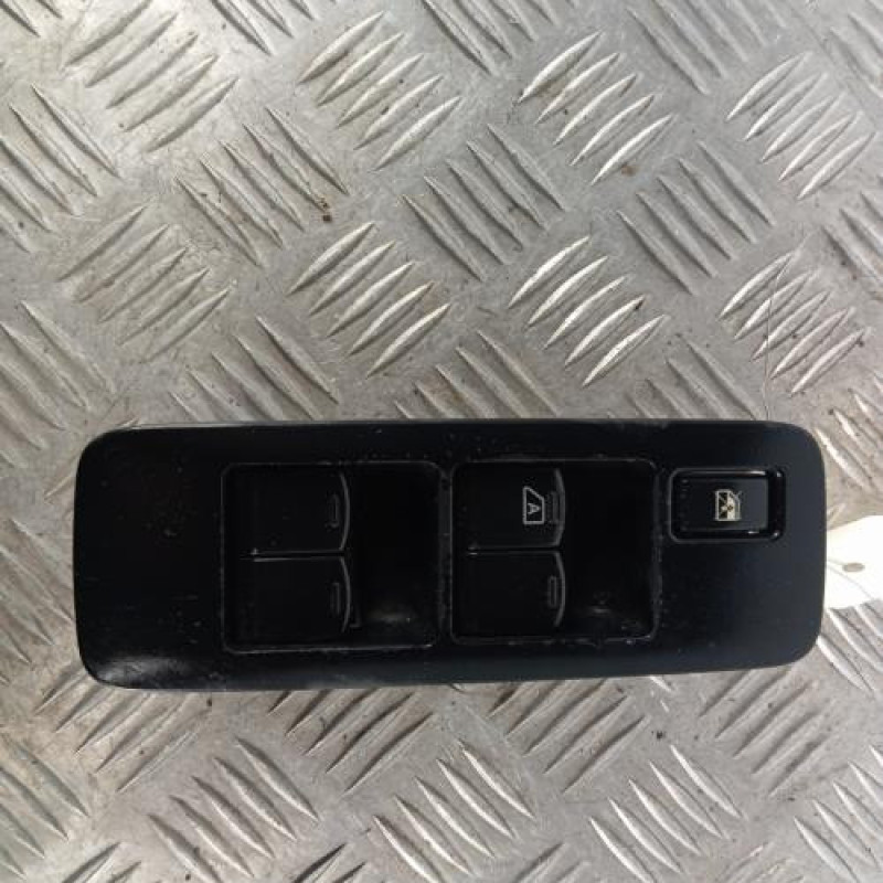 Interrupteur de leve vitre avant gauche NISSAN QASHQAI 1