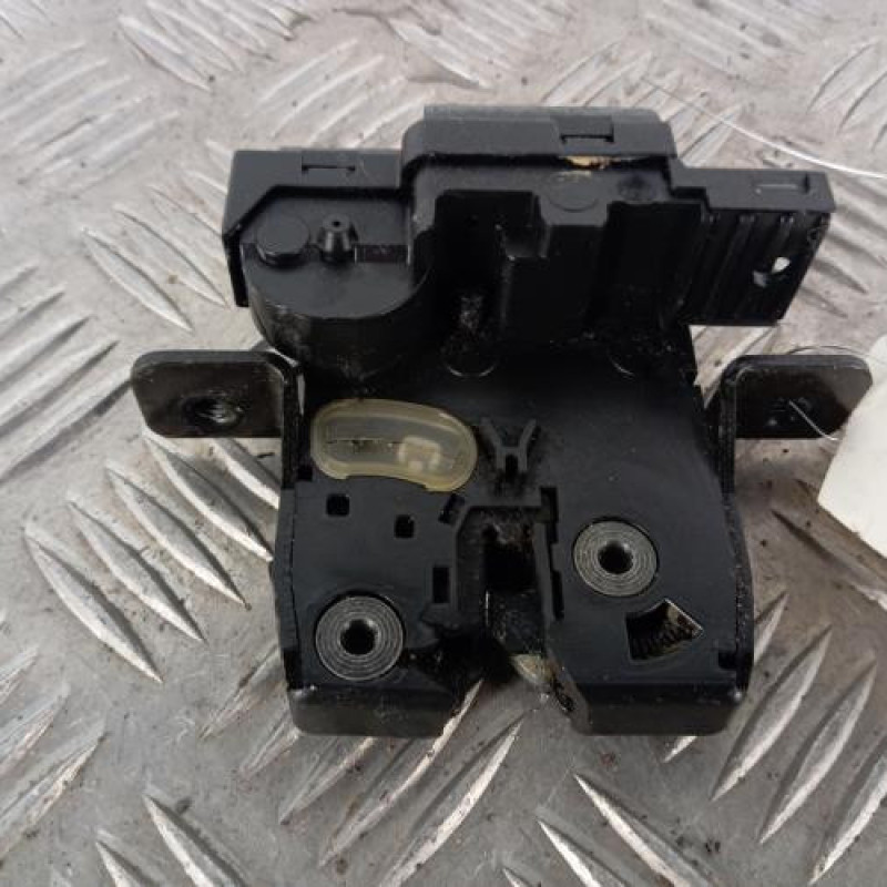 Serrure de hayon NISSAN QASHQAI 1