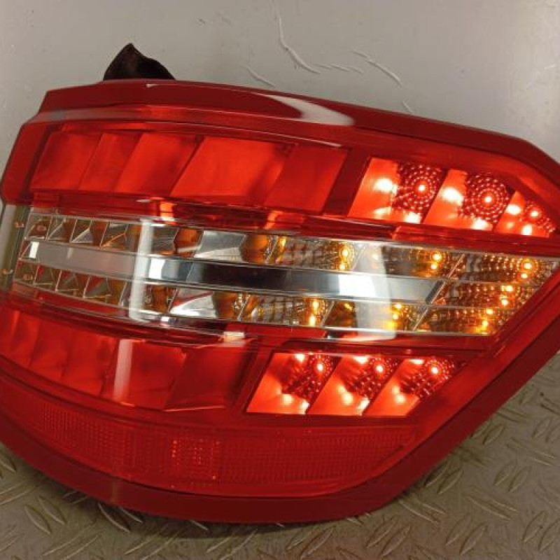 Feu arriere principal droit (feux) MERCEDES CLASSE E 212