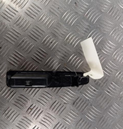 Interrupteur de leve vitre arriere droit NISSAN QASHQAI 1