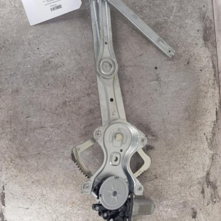 Leve vitre electrique avant gauche TOYOTA VERSO Photo n°1