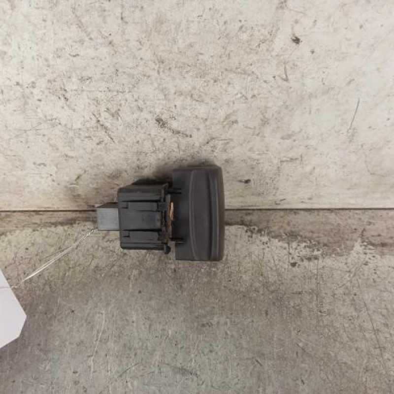 Poignee electrique frein a main PEUGEOT 3008 1