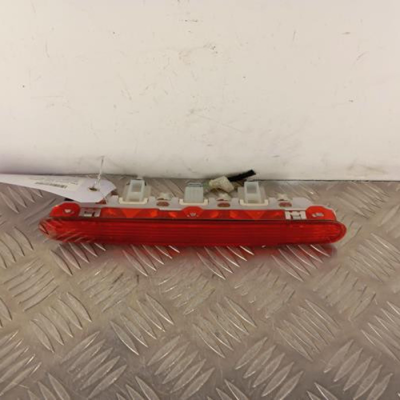 Feu arriere stop central PEUGEOT 207