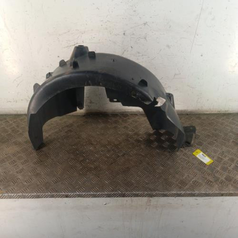 Pare boue arriere gauche PEUGEOT 208 1