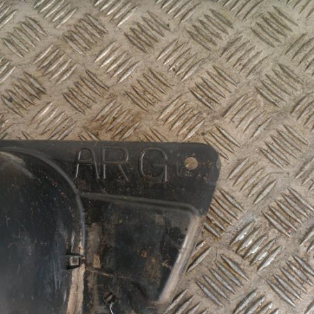 Pare boue arriere gauche PEUGEOT 208 1