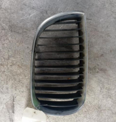 Calandre droite BMW SERIE 1 E87 Photo n°1