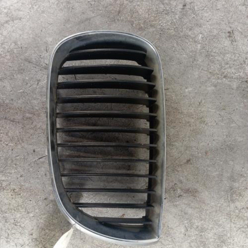 Calandre gauche BMW SERIE 1 E87