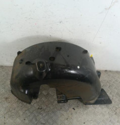 Pare boue arriere droit PEUGEOT 208 1
