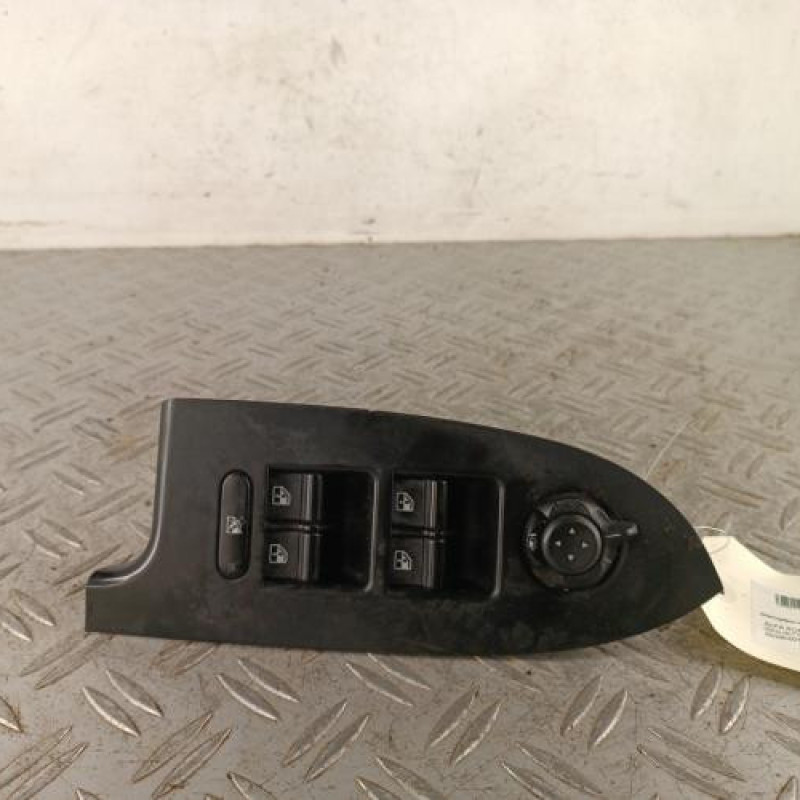 Interrupteur de leve vitre avant gauche ALFA ROMEO GIULIETTA 2