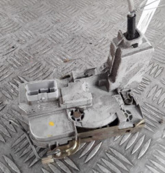 Serrure avant droit PEUGEOT 307