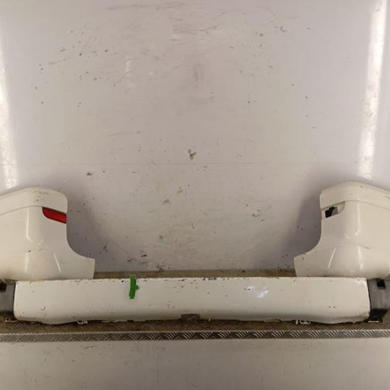 Pare choc arriere MERCEDES VITO 639