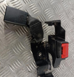 Attache ceinture arriere gauche RENAULT CLIO 3 Photo n°1