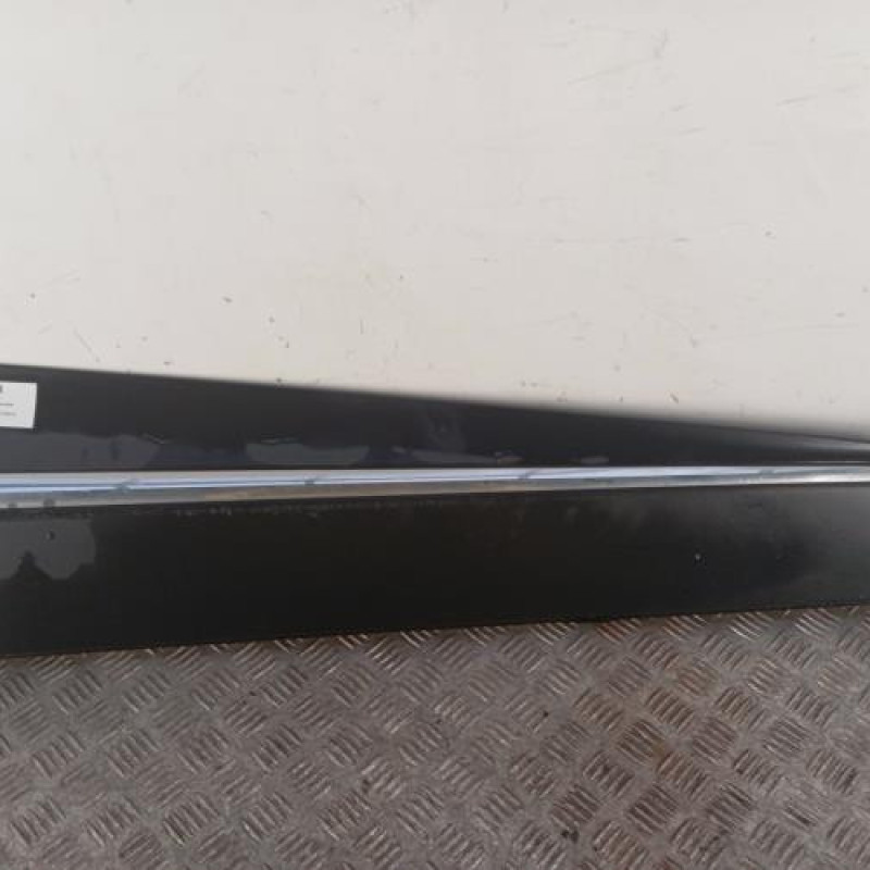 Baguette de porte avant droite RENAULT CAPTUR 1 Baguette de porte avant droite RENAULT CAPTUR 1