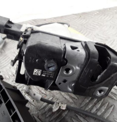 Serrure arriere droit PEUGEOT 3008 2