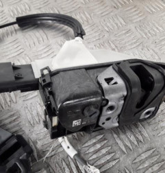 Serrure avant droit PEUGEOT 3008 2