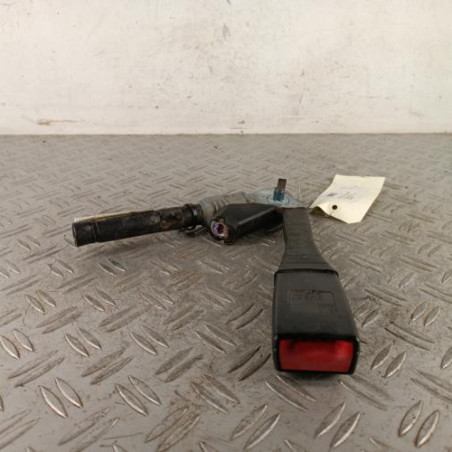 Attache ceinture avant droit OPEL CORSA D