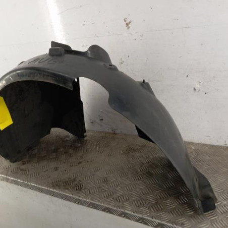 Pare boue avant gauche PEUGEOT 208 1
