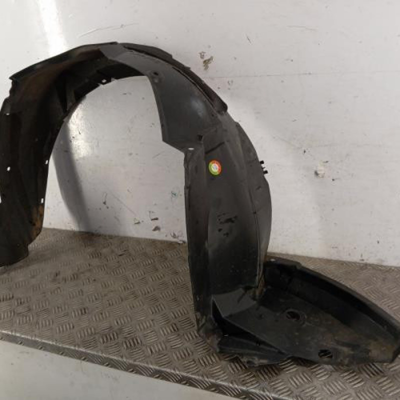 Pare boue avant gauche TOYOTA AURIS 1