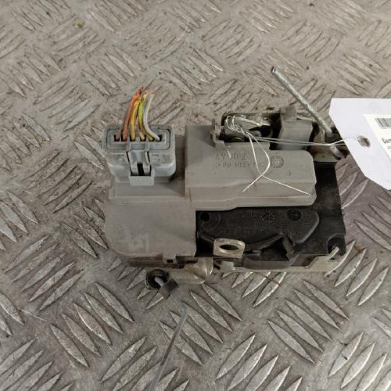 Serrure avant droit PEUGEOT 206