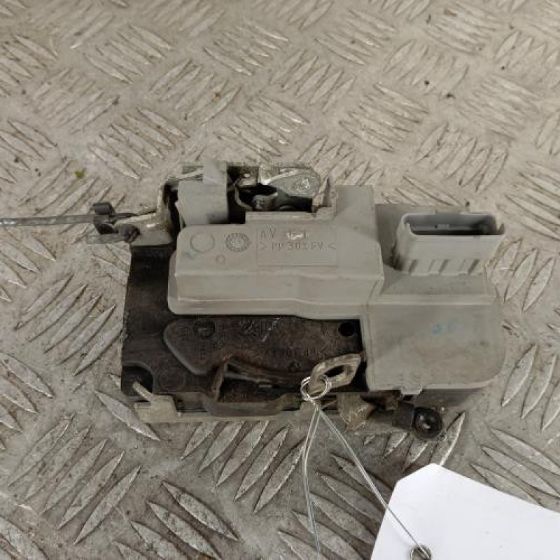 Serrure avant gauche PEUGEOT 206