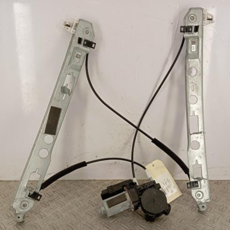 Leve vitre electrique avant droit RENAULT MEGANE 2