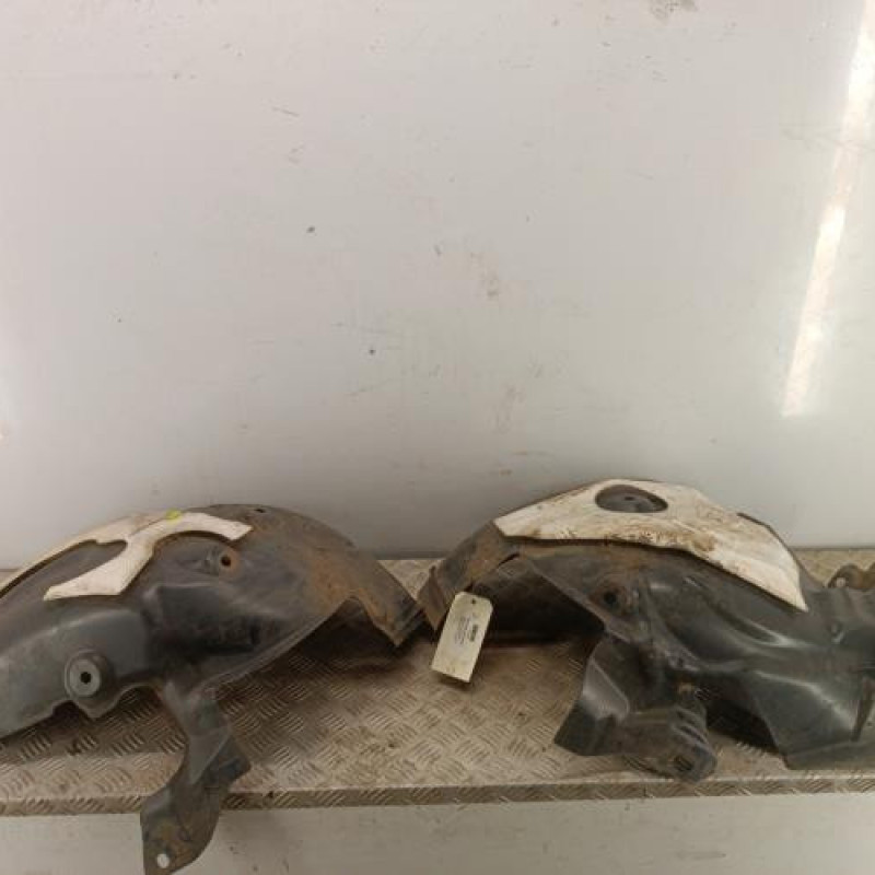 Pare boue avant droit RENAULT MEGANE 3 Pare boue avant droit RENAULT MEGANE 3