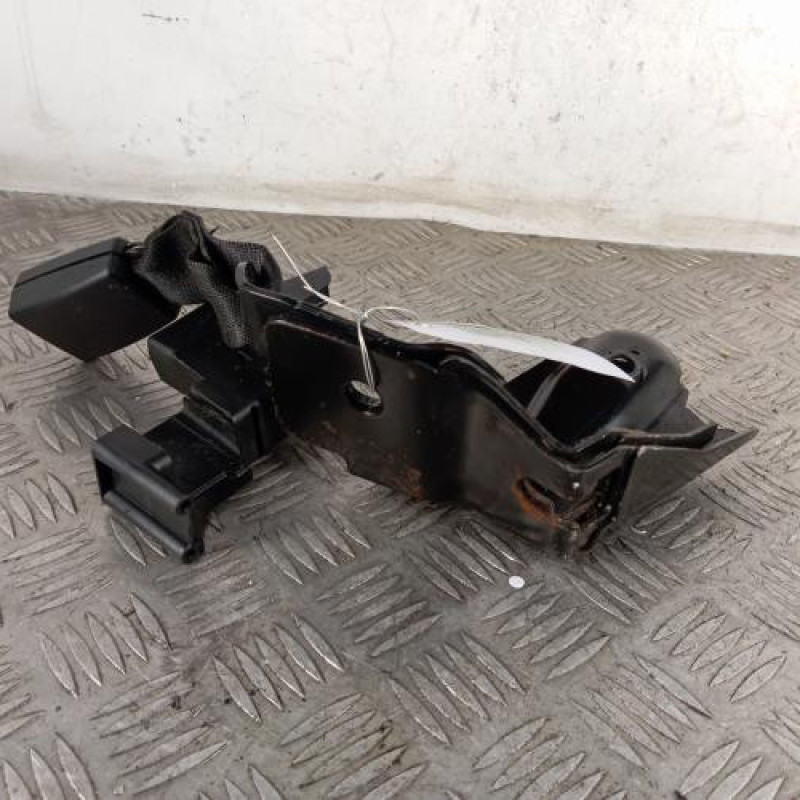 Attache ceinture arriere gauche RENAULT CLIO 3
