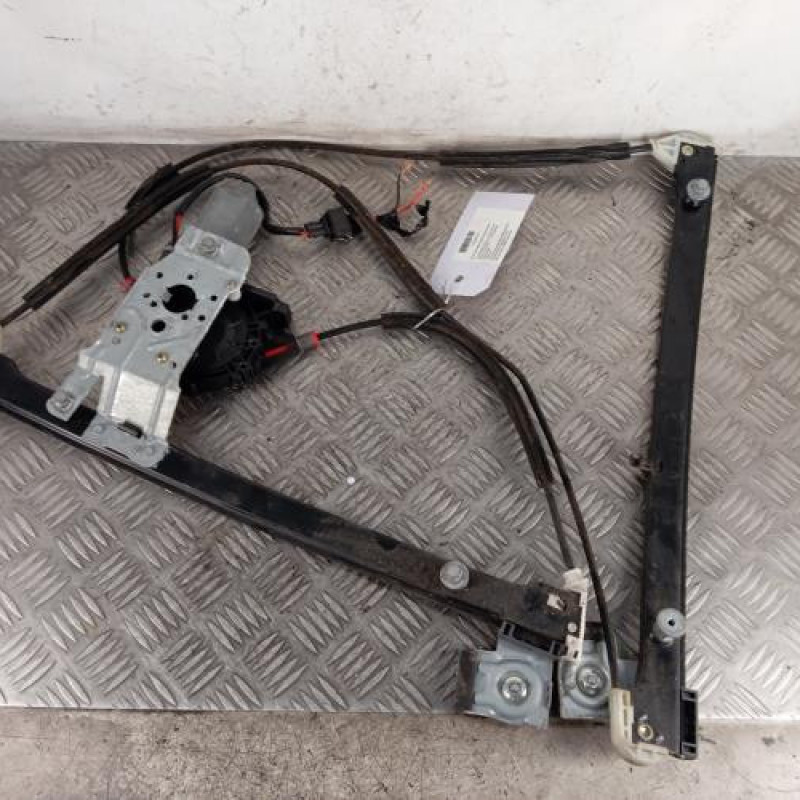 Leve vitre electrique avant droit VOLKSWAGEN POLO 3